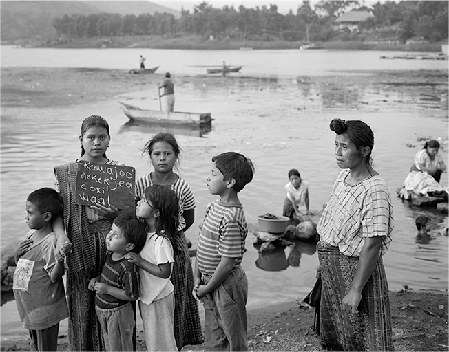 Martin Weber - "to have three children", Santiago de Atitlan, Guatemala - From the series "A Map of Latin American Dream", 1992-2013 - © Copyright Martin Weber