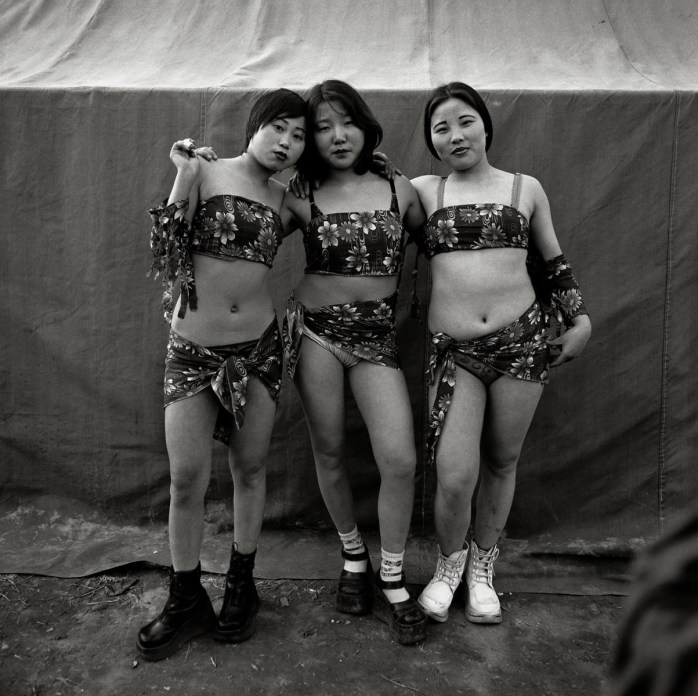liu_zheng-three_country_strippers_huoshentai_henan_province-4